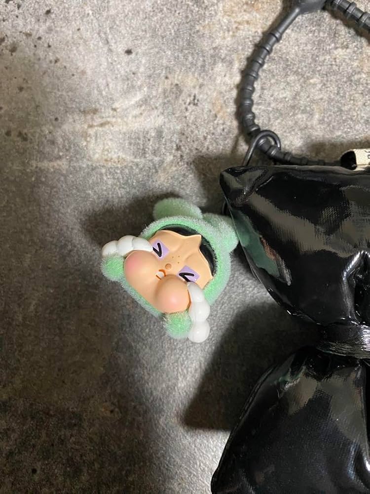 Amazon.co.jp: キーホルダー ストラップ クライベイビー CRYBABY